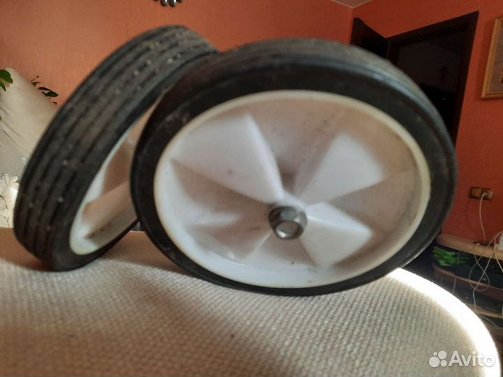 Колеса для детского трехколесного велосипеда