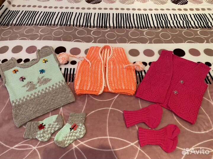 Вязаная жилетка ручной работы р.68