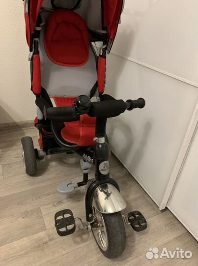 Велосипед с родительской ручкой Mobi kids