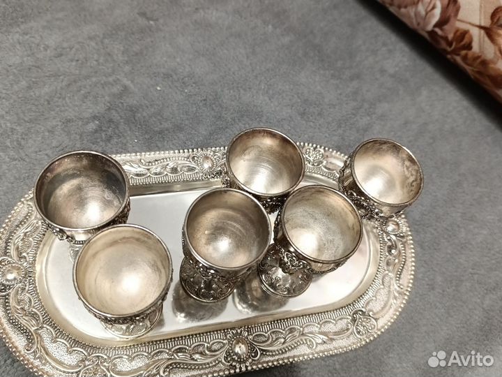 Набор рюмок с подносом