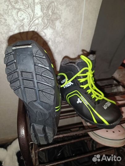 Лыжные ботинки