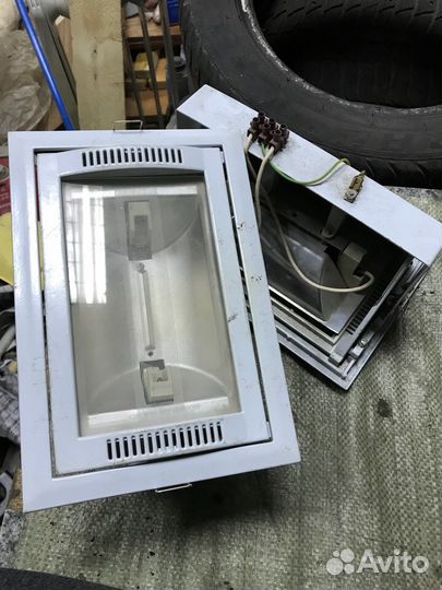 Прожектор светильник фонарь