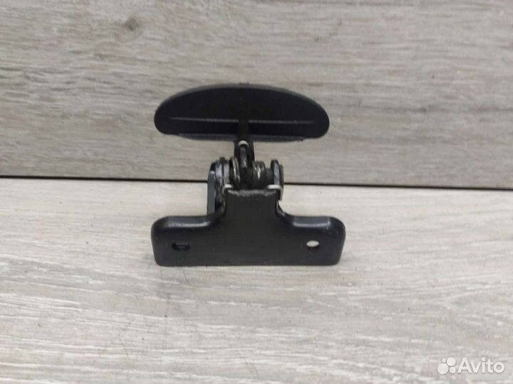 Крюк капота Mercedes M W164