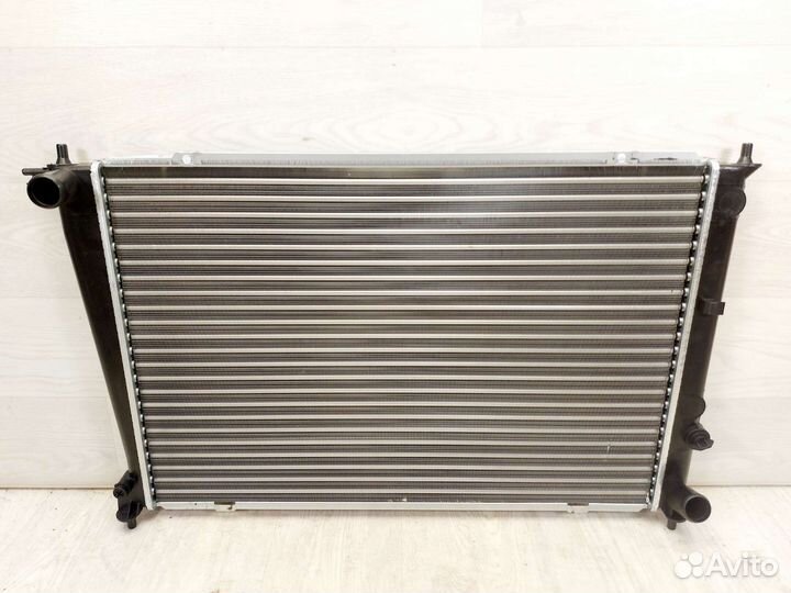 Радиатор охлаждения Hyundai Starex 1996-2004