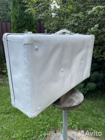 Чемодан ретро