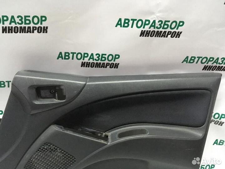 Обшивка двери передней правой для Mitsubishi Colt