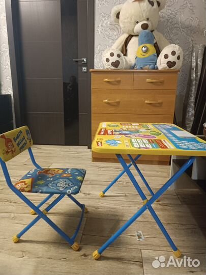 Детский столик и стульчик