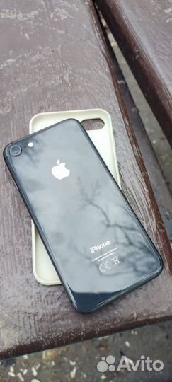 iPhone 8, 64 ГБ