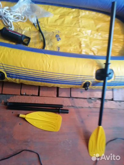 Надувная лодка пвх Intex