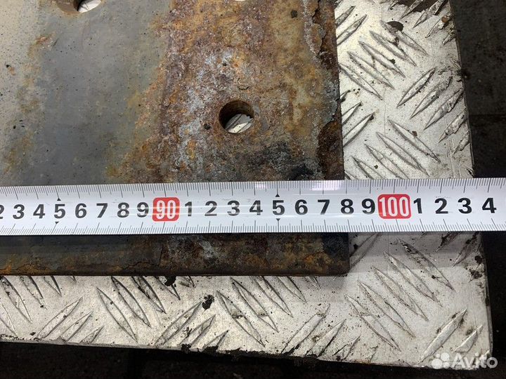 1377195 Плита под седло 880х650х12