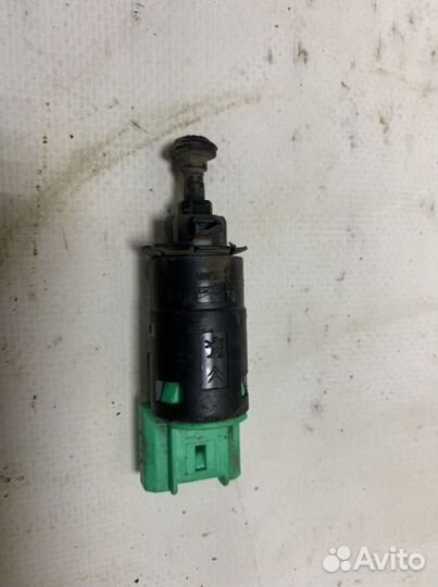 Датчик педали тормоза (лягушка ) Peugeot 207