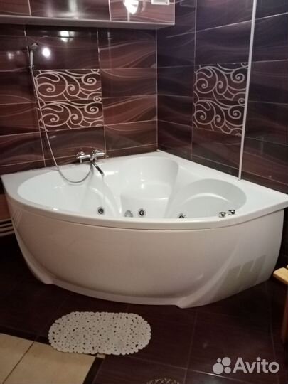 Ванна угловая джакузи