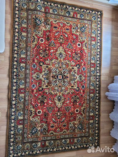 Старинный ковер