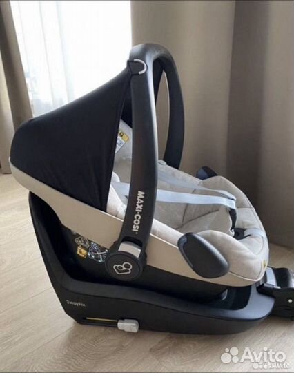 Автолюлька maxi cosi pebble plus c базой