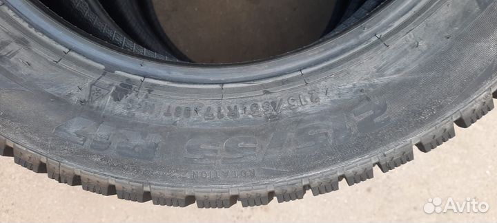 Pirelli Formula Ice 215/55 R17 98T