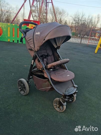 Прогулочная коляска joie litetrax 4