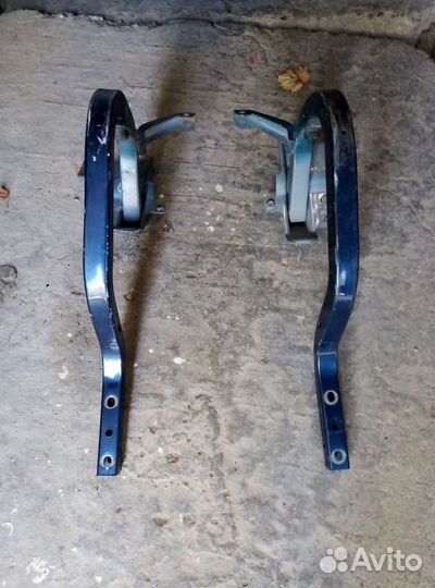 Петли крышки богажника