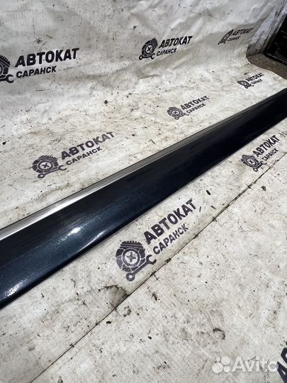 Молдинг передний левый Mercedes W210