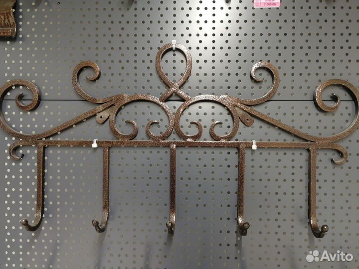 Вешалка для одежды кованная