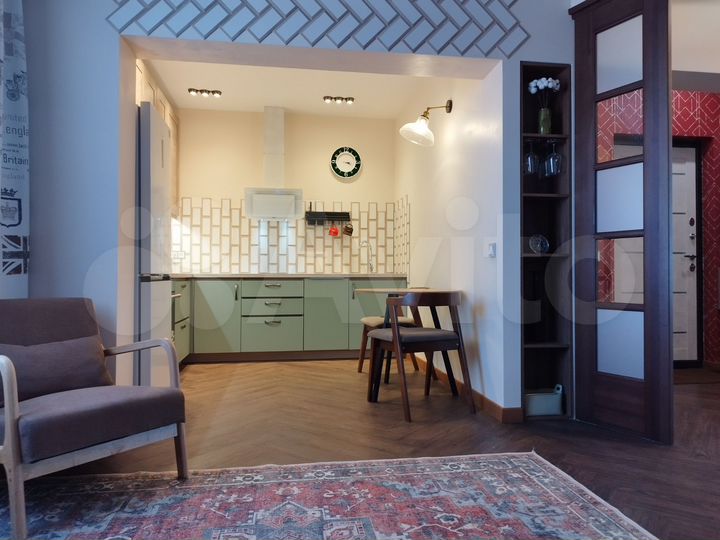 2-к. квартира, 79 м², 3/9 эт.