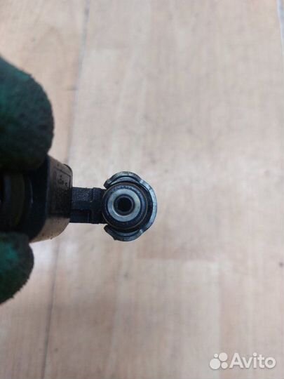 Топливная форсунка Volkswagen Golf 5 BLF 2005