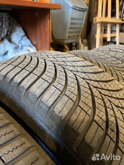 Goodyear Vector 4Seasons 205/55 R16 91V