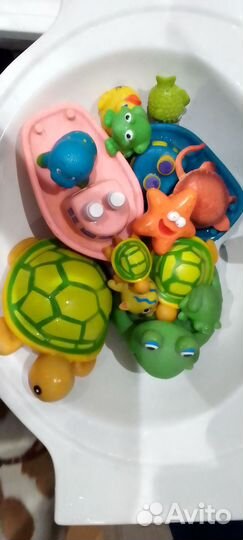 Игрушки для купания в ванной