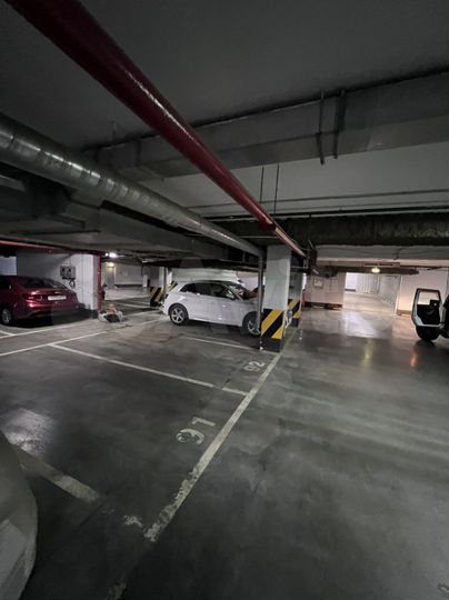 Машиноместо, 12 м²