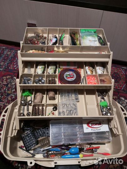 Ящик со снастями для рыбалки