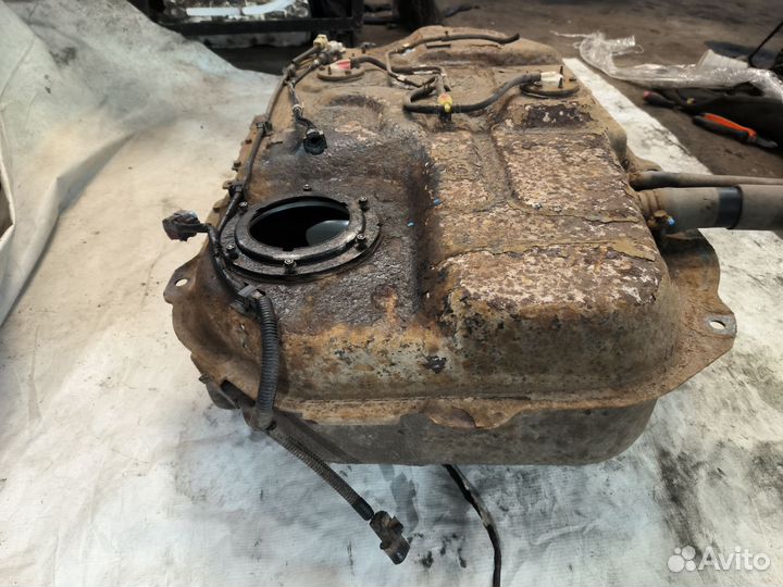 Топливный бак Mitsubishi Outlander 1 CU