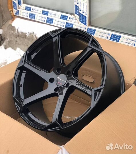 Диски Giovanna Dalar X R24 на Chevrolet Tahoe QX80