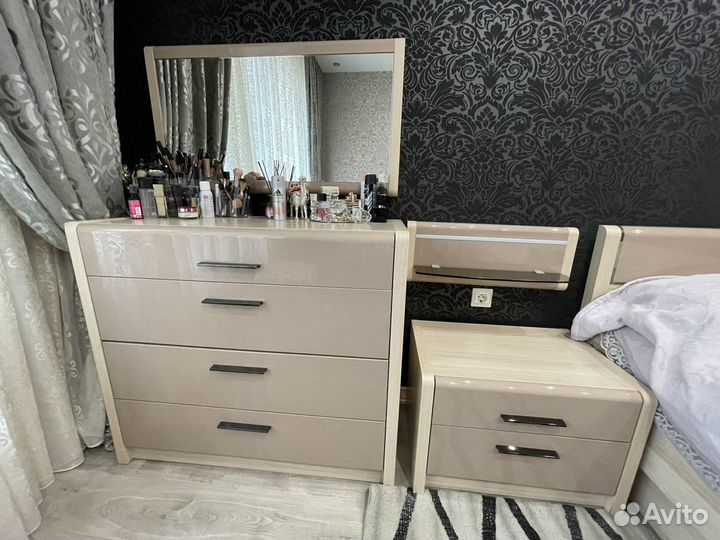 Спальный гарнитур Este