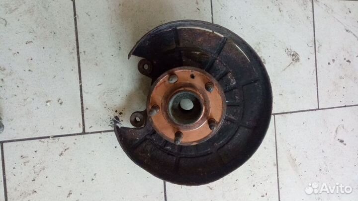 Кулак задний правый opel insignia