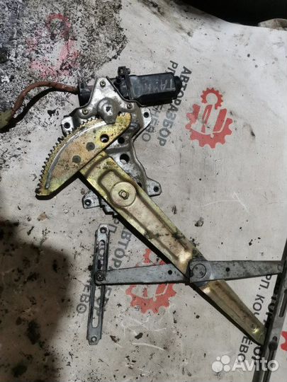 Стеклоподъемный механизм передний правый Toyota