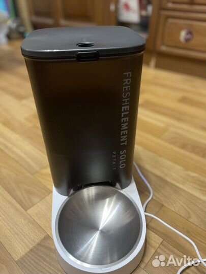 Автоматическая кормушка для кошек и собак