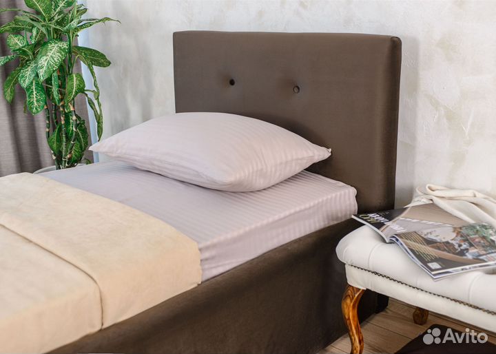 Кровать с матрасом