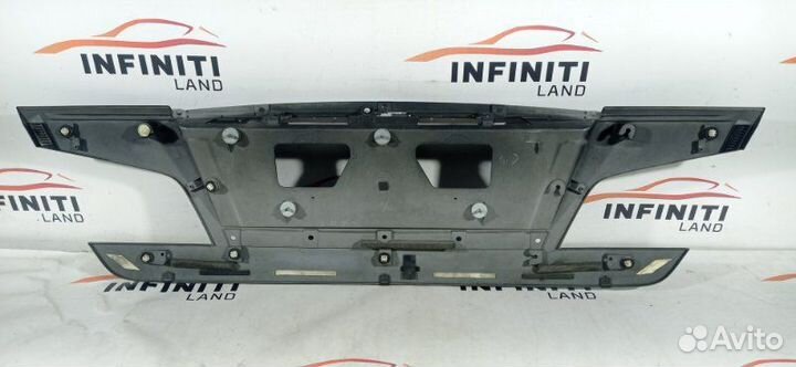 Накладка крышки багажника Infiniti M35 M45 Y50