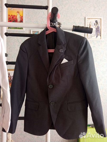 Школьный пиджак и рубашка