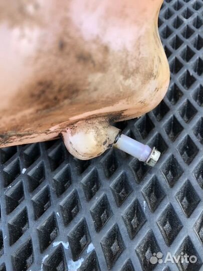 Масляный бачок Suzuki Lets 1/2