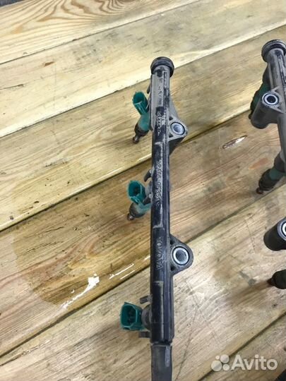 Топливная рампа с форсунками Toyota Highlander 2