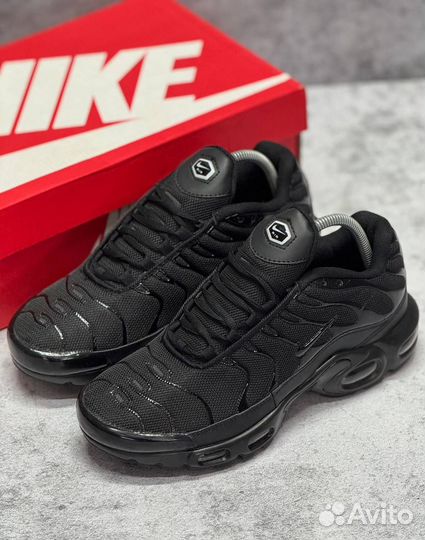 Кроссовки Nike AIR MAX Tn plus