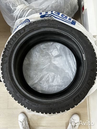 Michelin X-Ice North 4 245/40 R19 98T