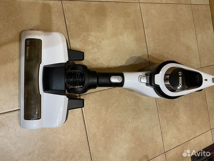 Вертикальный пылесос Bosh Unlimited Serie8