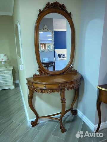 Консоль с зеркалом