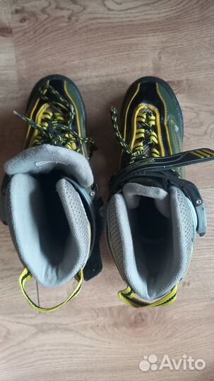 Роликовые коньки