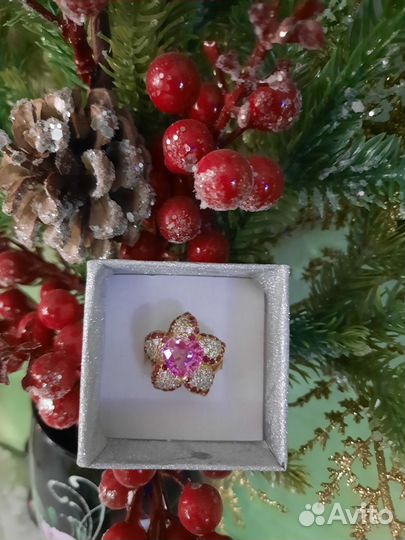 Серебряное кольцо с розовым топазом