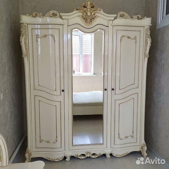 Спальный гарнитур