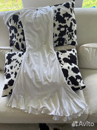 Белое вечернее платье