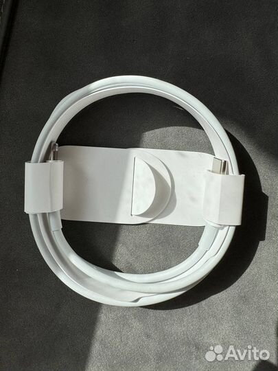 Новый оригинальный провод на iPhone Apple