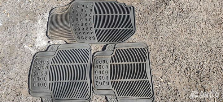 Автомобильные коврики резиновые